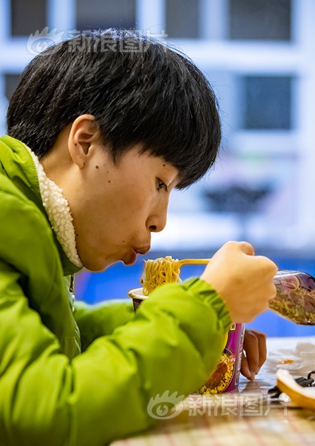 AAA黄片