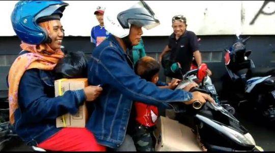 中国的风流寡妇日逼视频