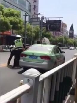 香港三级少妇女同