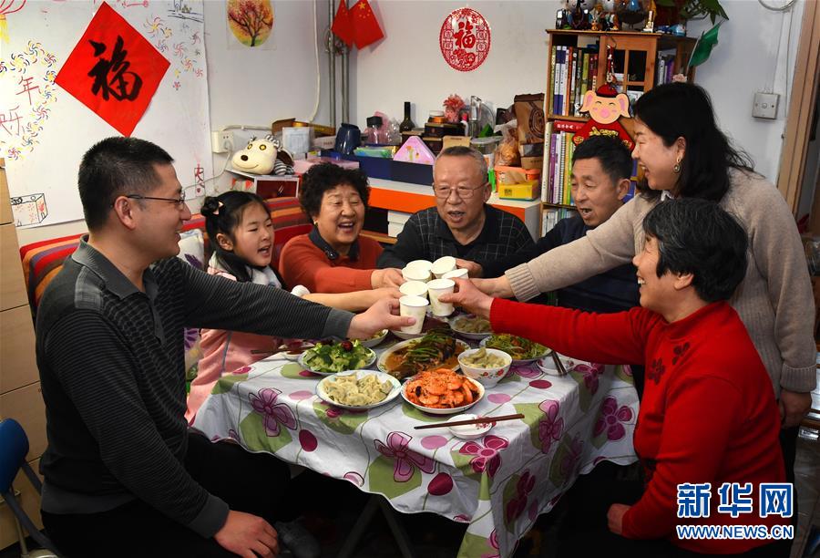  熬夜看球不伤身：西甲 app推荐的健康指南