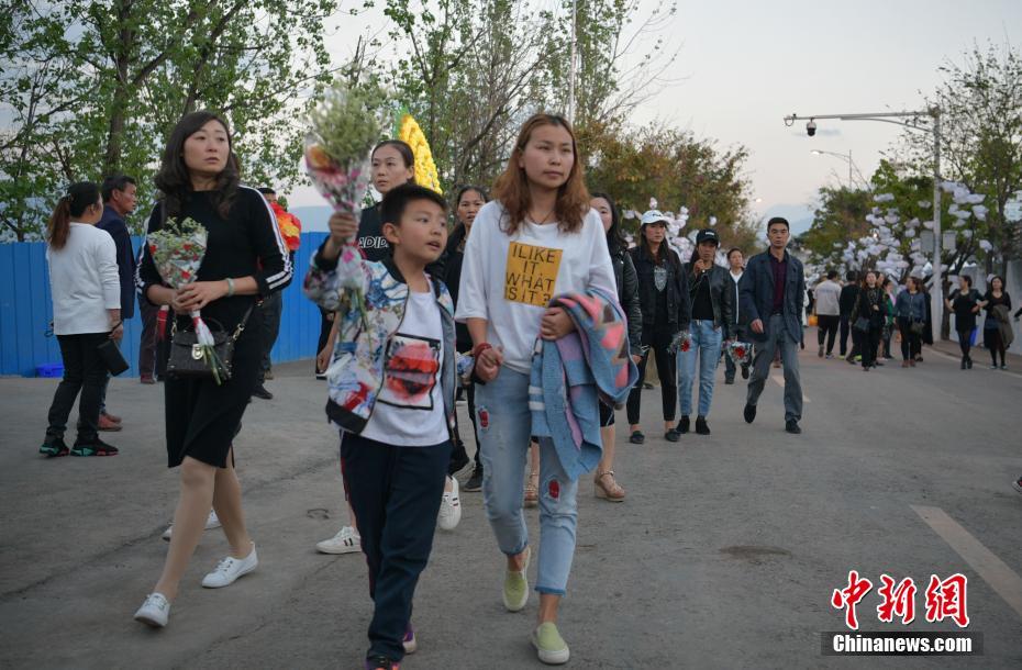 巜寂寞人妻喂奶