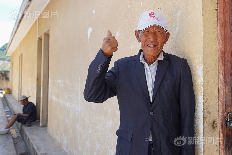 中国下载教师年代的黄片
