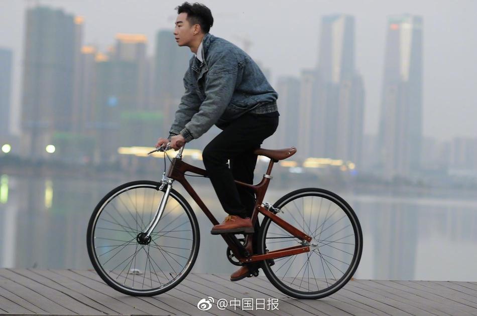 白丝美女被艹