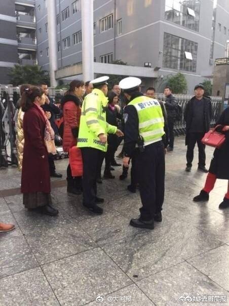 奶頭激凸
