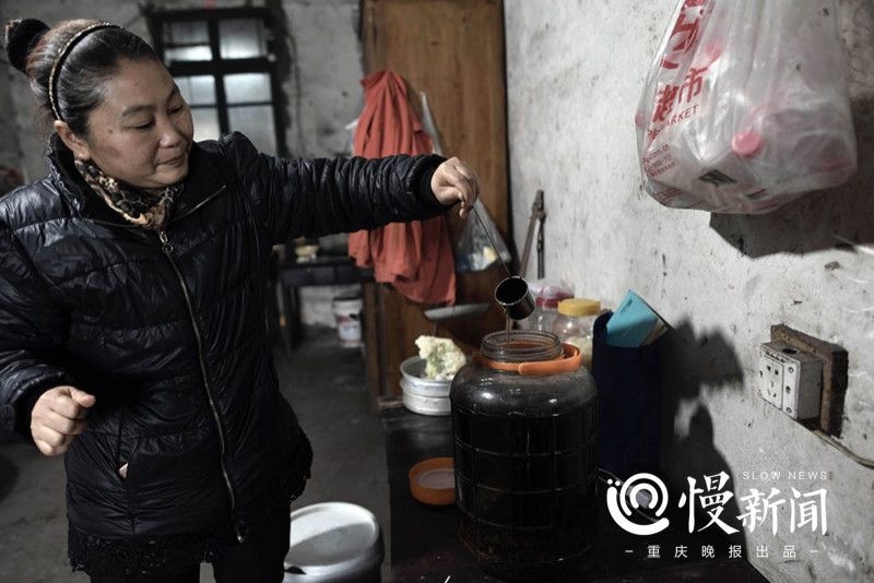 艳妇荡岳丰满交换做爰电影