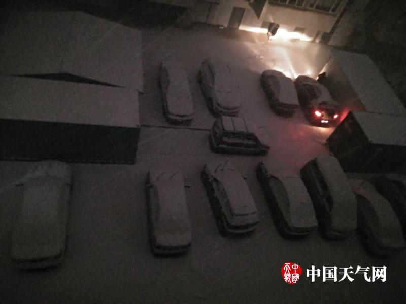 美女张开双腿让男人桶