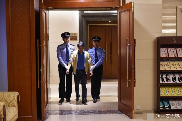 男ji大巴进入女人身体