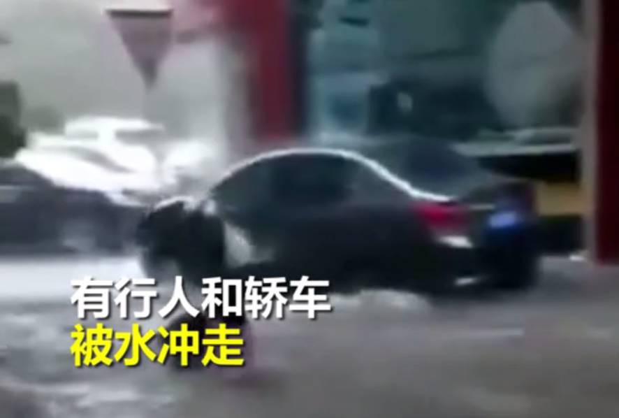 韩国大尺度边吃胸边摸田禹治