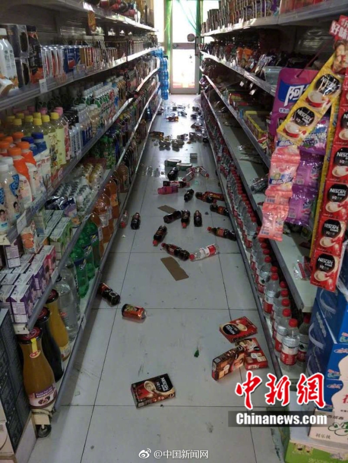 粉嫩小泬69XXXX