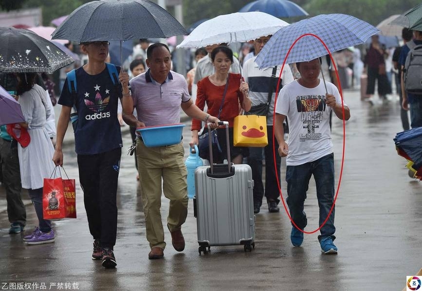 女人扒开腿秘 让男人桶国产网红