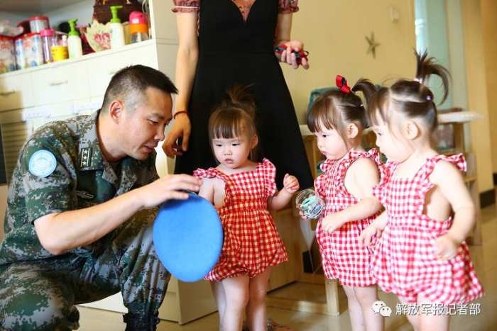 成年人三级点片久久