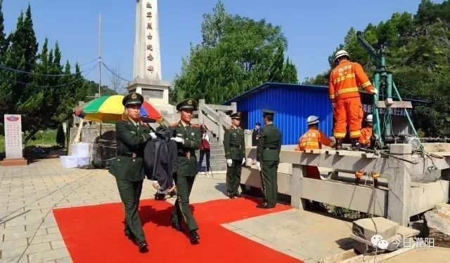寡妇大J8又粗又大