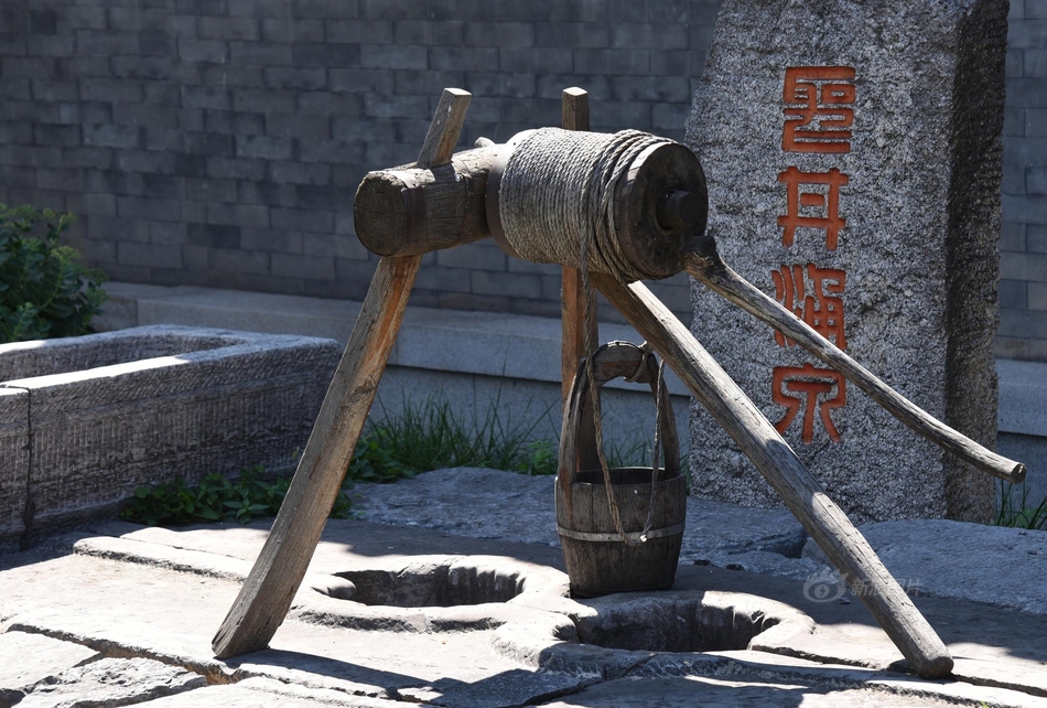 三级裸体美女澡堂洗澡偷拍
