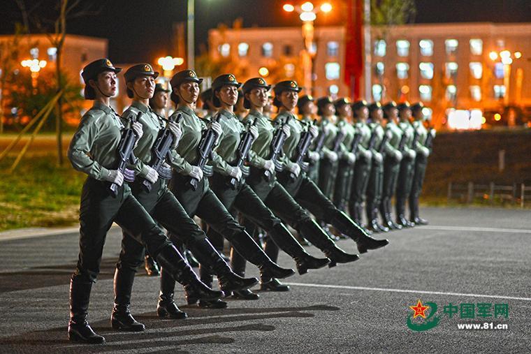 自拍 色 片