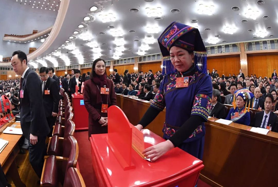 玻璃水冻住了加盐能解冻吗