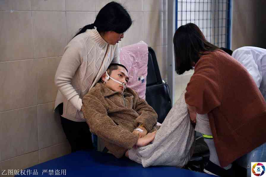 美女在家光屁屁视频
