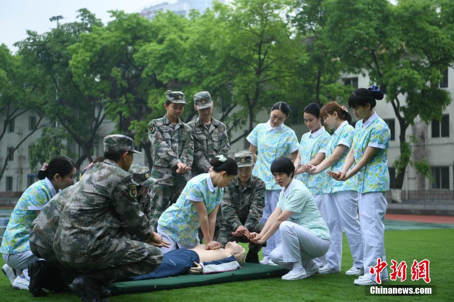 好爽射深一点丰满视频