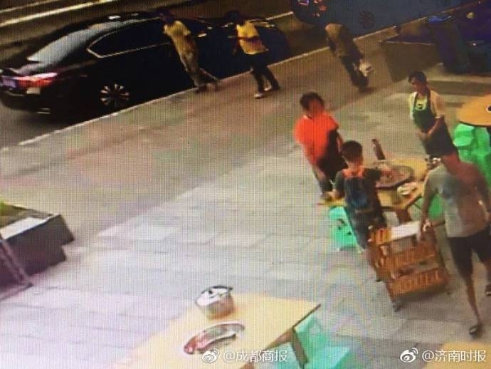 猛男在办公室被C男男