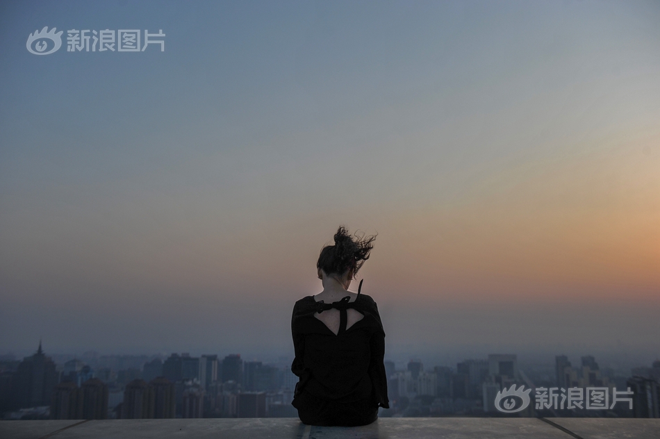 成 人 免 费 黄 色 网 站 无 毒
