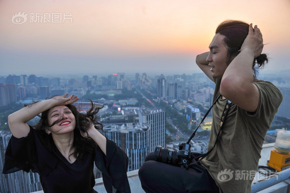 中国无套毛片学生妹女