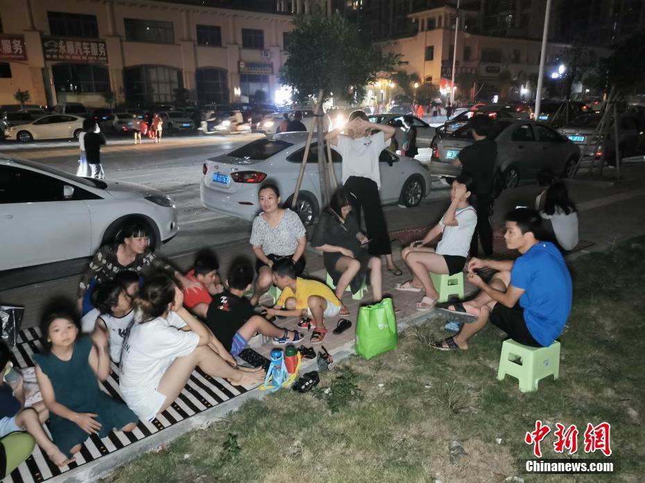 殴美性生活三级大黄片