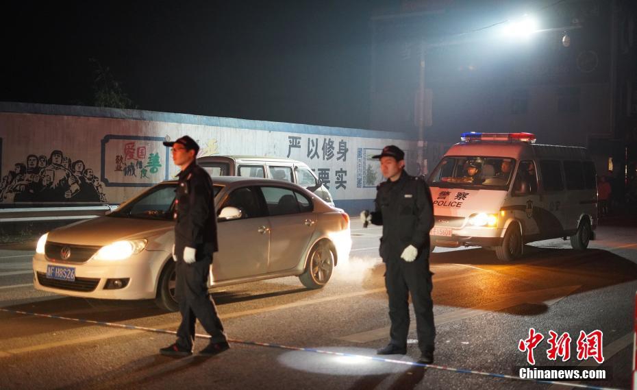 韩国熟妇在家婚外情三级片