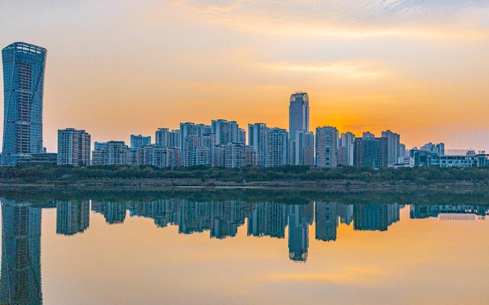 岳的乱浴室激情