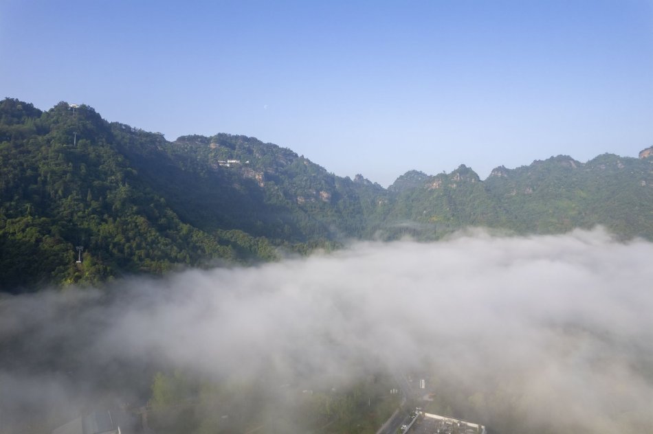 空姐偷吃攝影師影片
