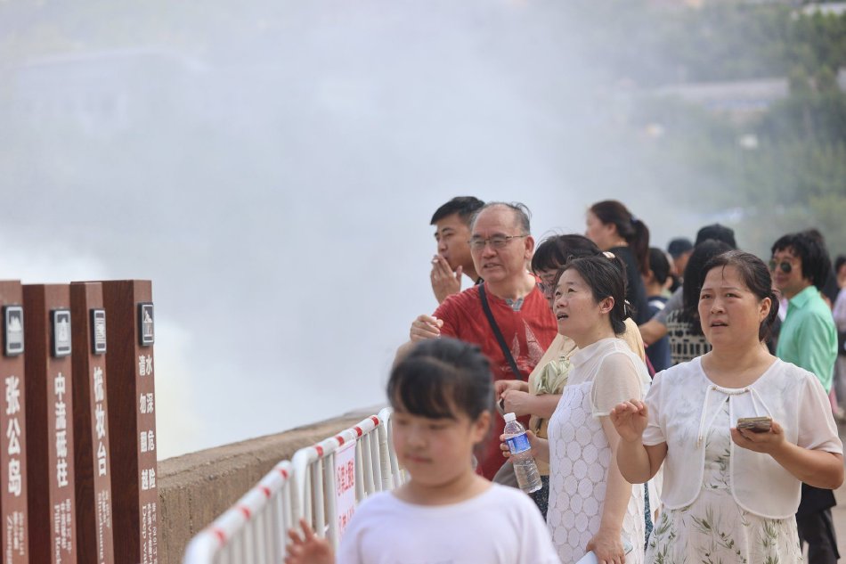 被狂男吃奶乳尖60分钟