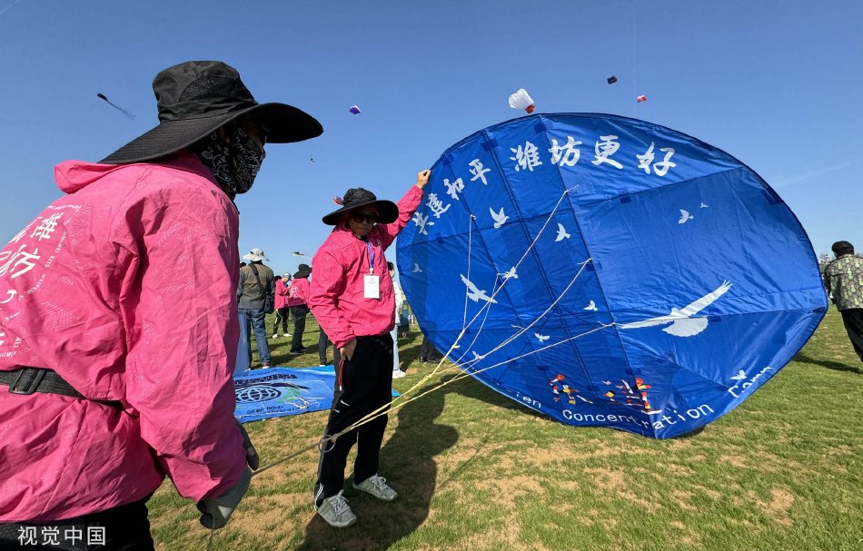 在线老师在学校稿中学生三级片
