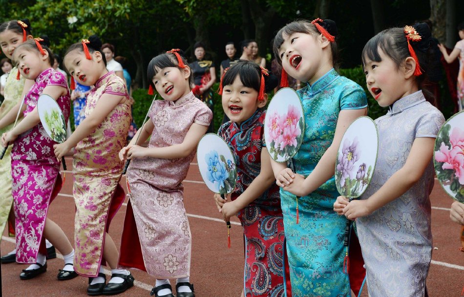 外国黄网啊啊啊好舒服插的我