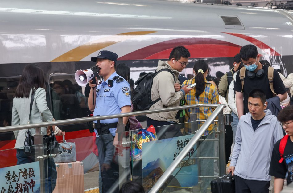 同桌上课揉我下面 啊 嗯动漫
