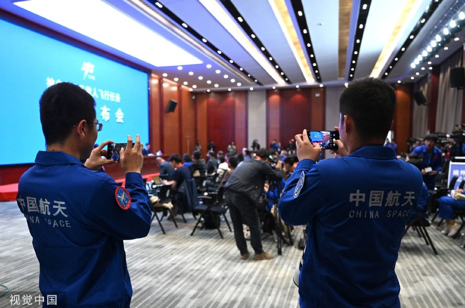 白洁公交车被挺进体内H