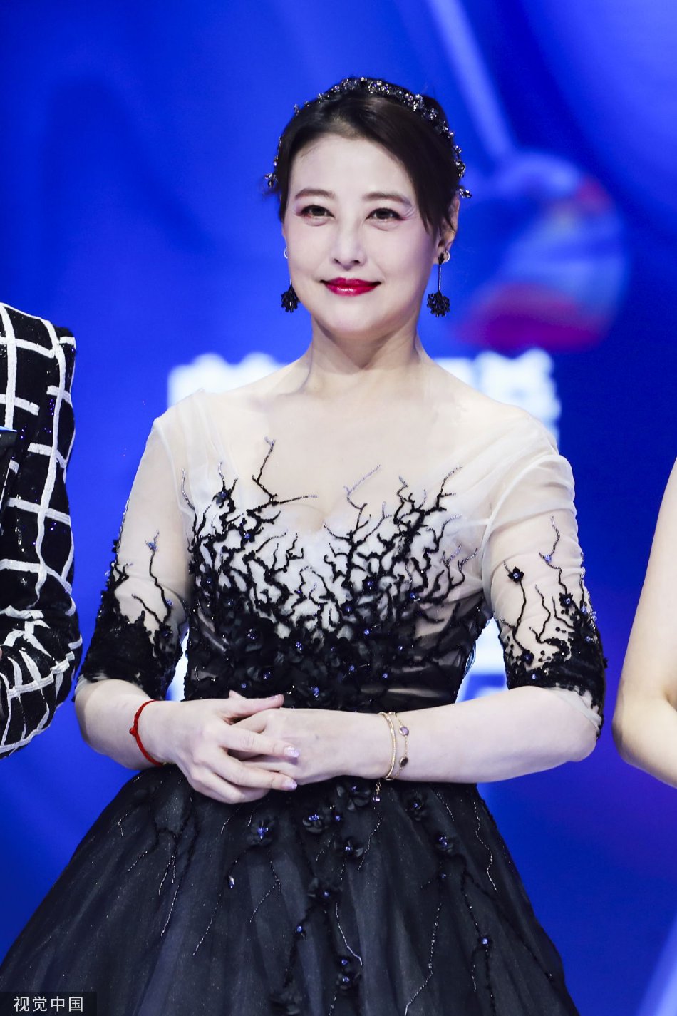 女性扒开 看个够直播