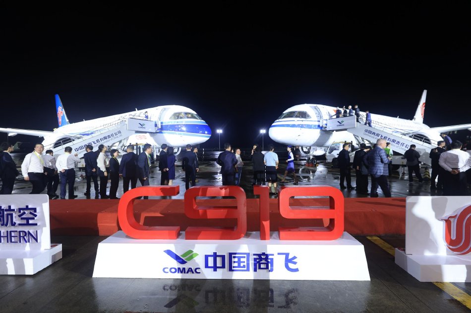 好湿 好紧 太爽了公交车69