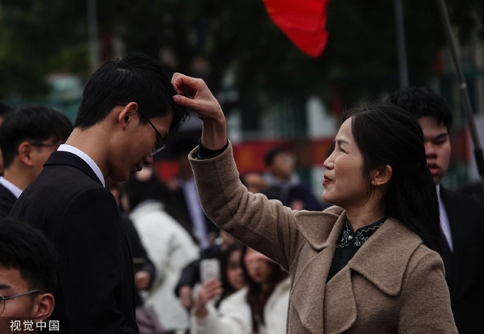 美女破处动