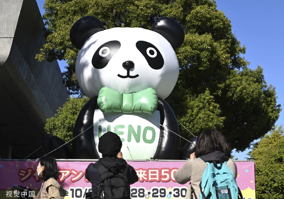 她在丈夫面前被耍