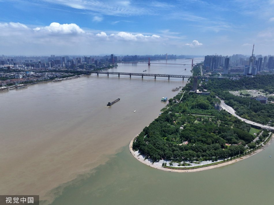 被黑人大吊用力抽插40分钟