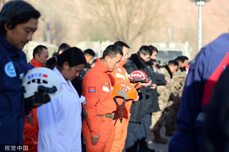 11个人开火车的视频56分钟