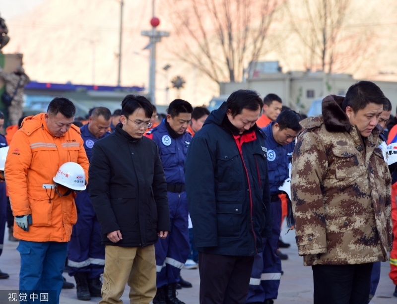 男Ji大巴进入女人的视频