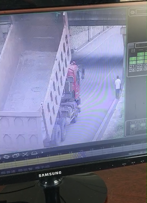 旗袍美女自慰喷水
