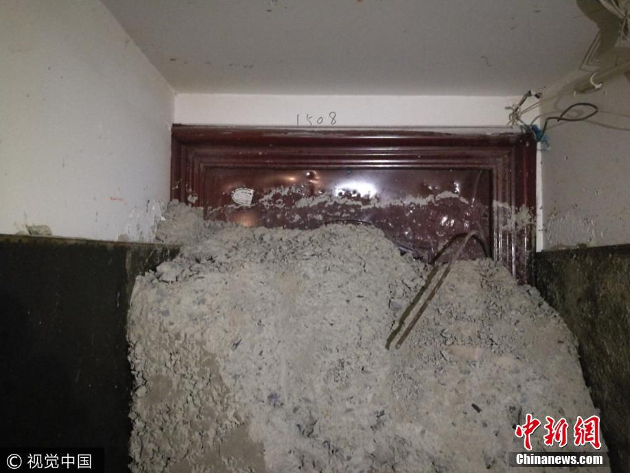 裸体尿尿偷拍