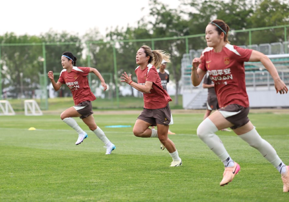 日本三级韩国三级少妇人妻