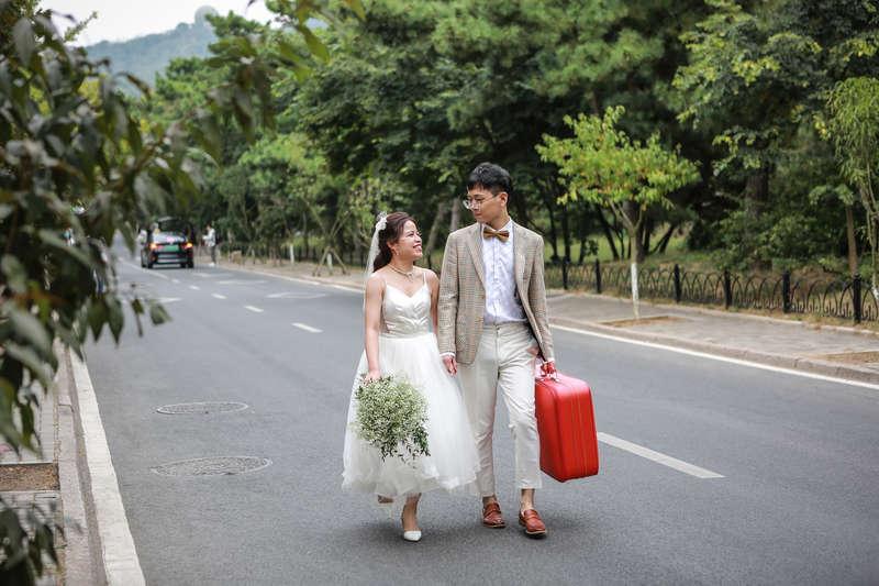 拍婚纱照场景_拍婚纱照美甲(2)