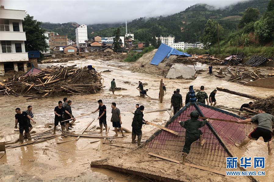 法军舰穿台湾海峡闯中国领海 张召忠：就为讨好美国