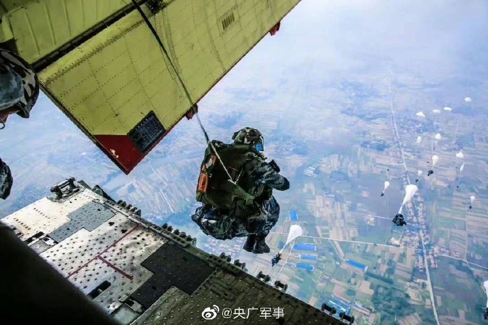 雅典娜缸体破裂视频