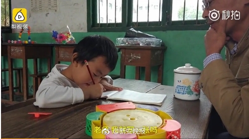 偷拍裸体运动Videos