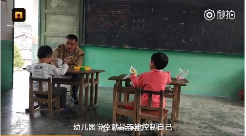 揉我胸 啊 嗯