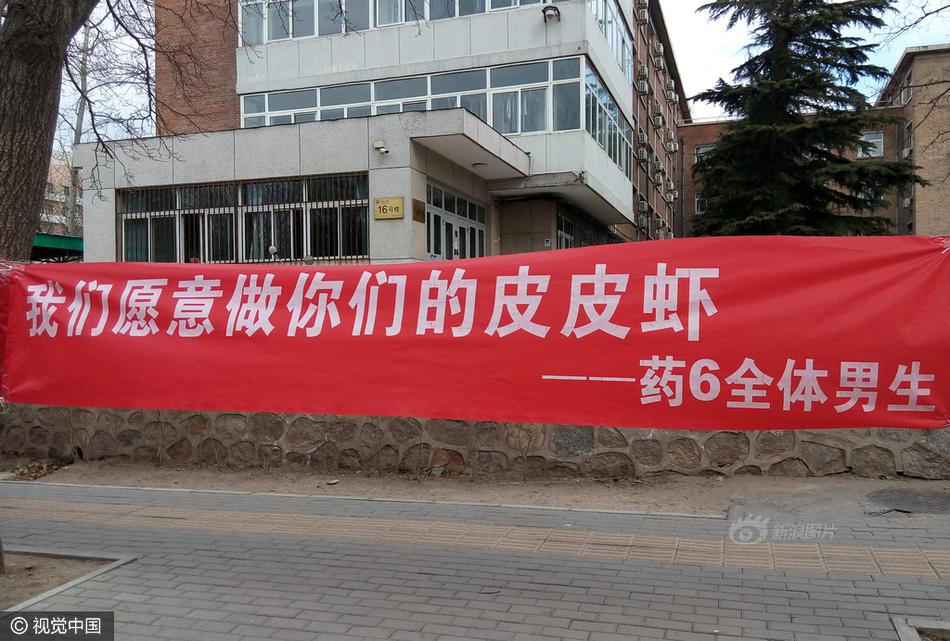 一女三黑人玩4P惨叫
