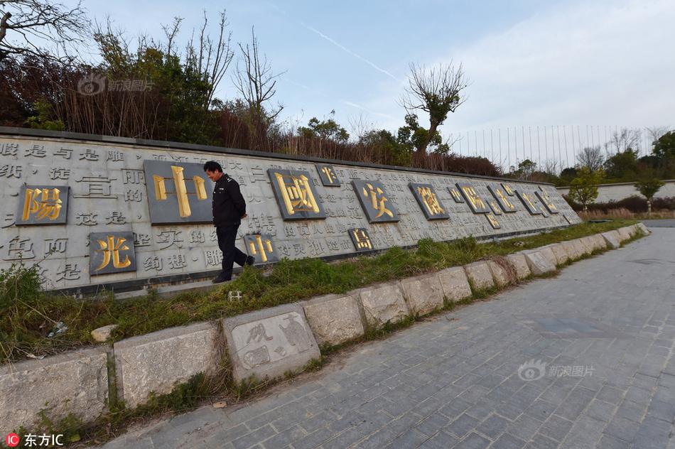 老太婆脱裤子让我桶她